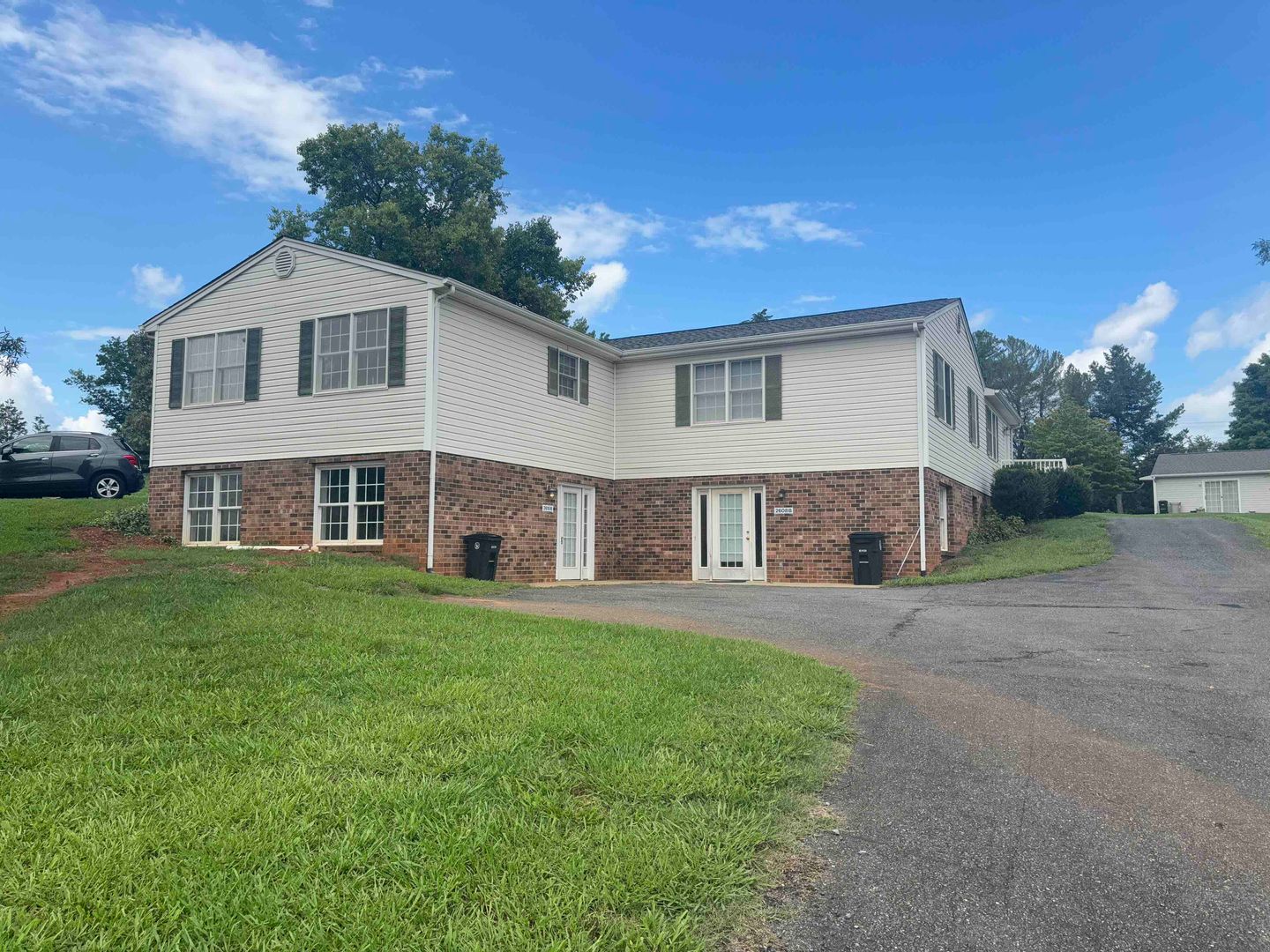 Lynchburg Apartment: 2610 Confederate Avenue