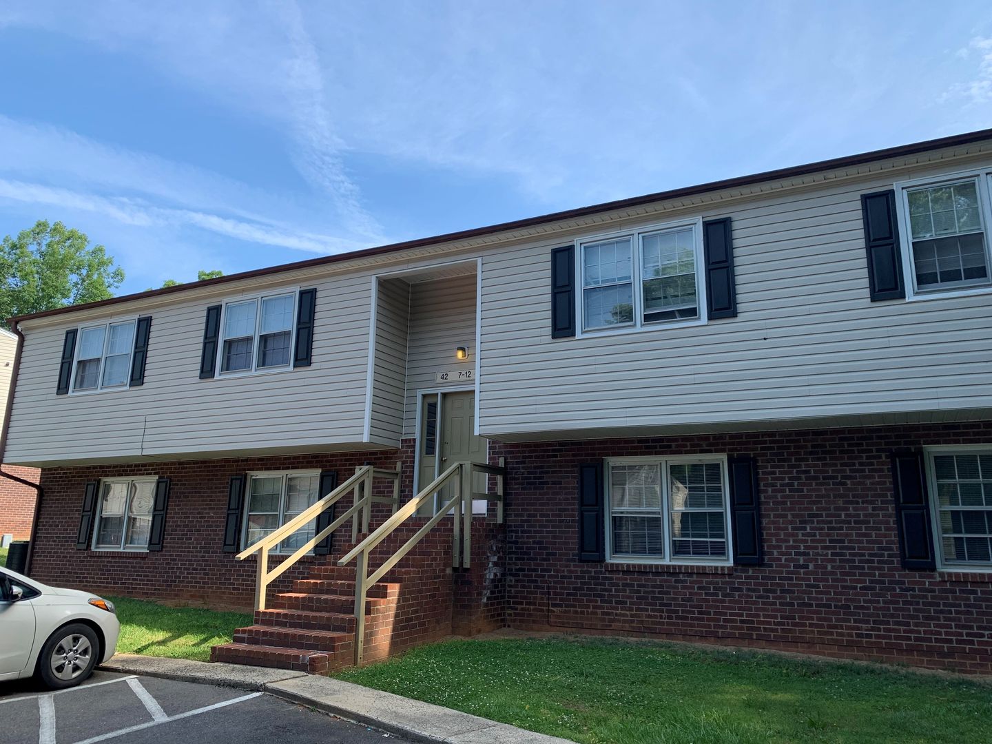 Forest Apartment: 21, 22, 31, 42 Hokie Place