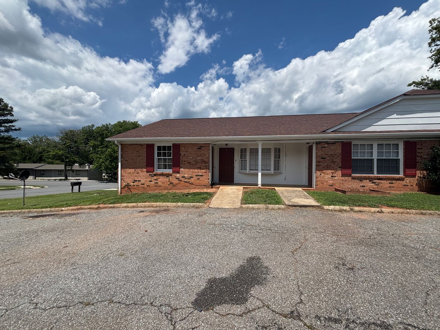 Lynchburg Apartment: 1416-1424 Tunbridge Road