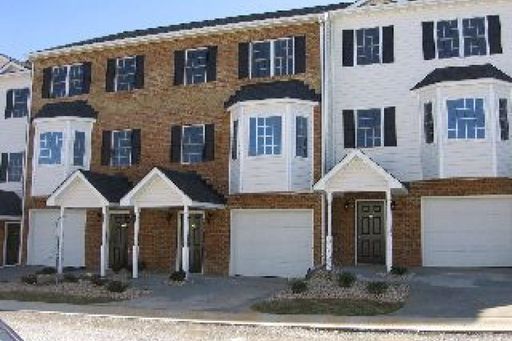 3 Bedroom Townhouse in Wyndhurst – photo 1