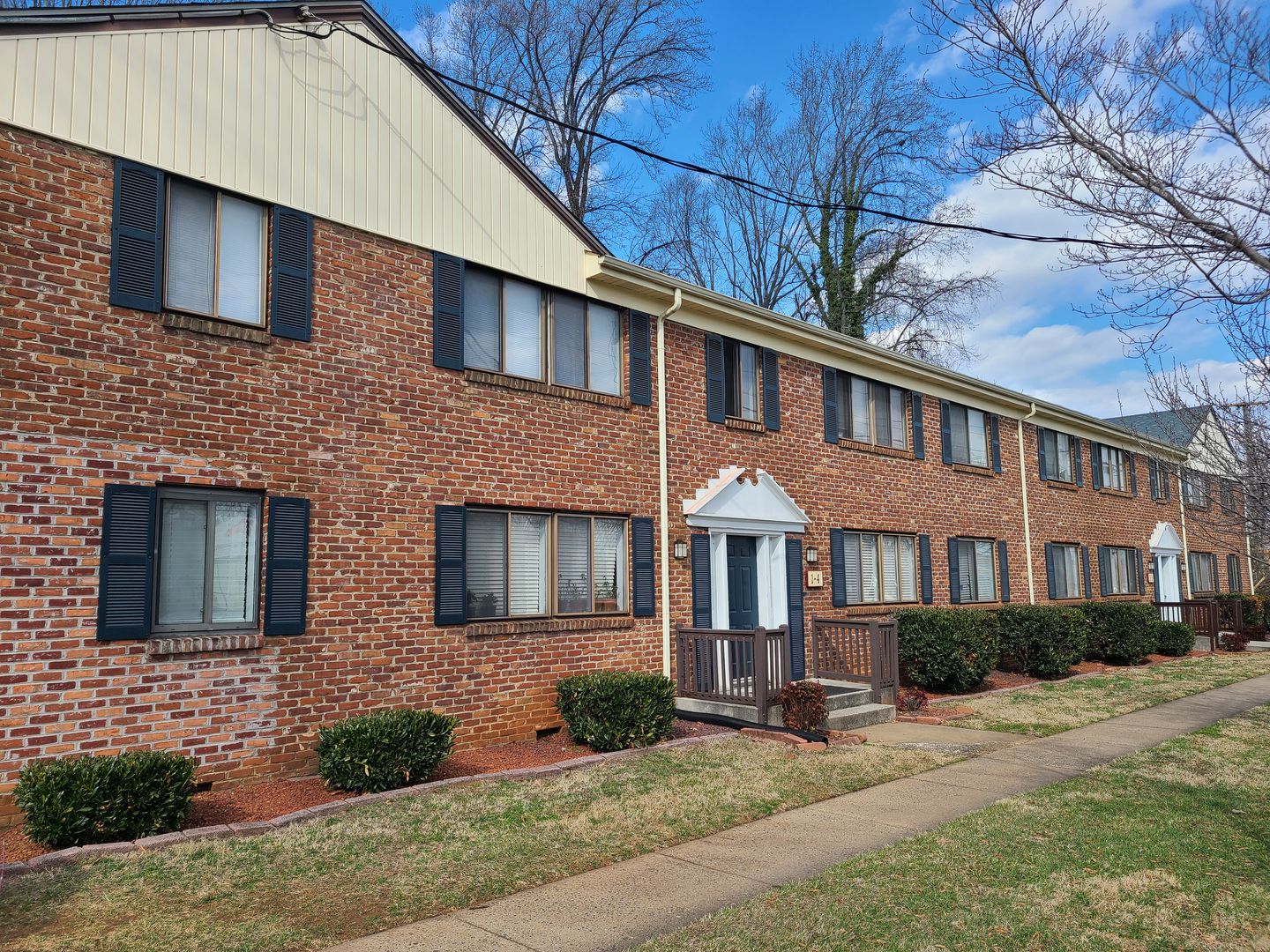 Lynchburg Apartment: 3300 Old Forest Road