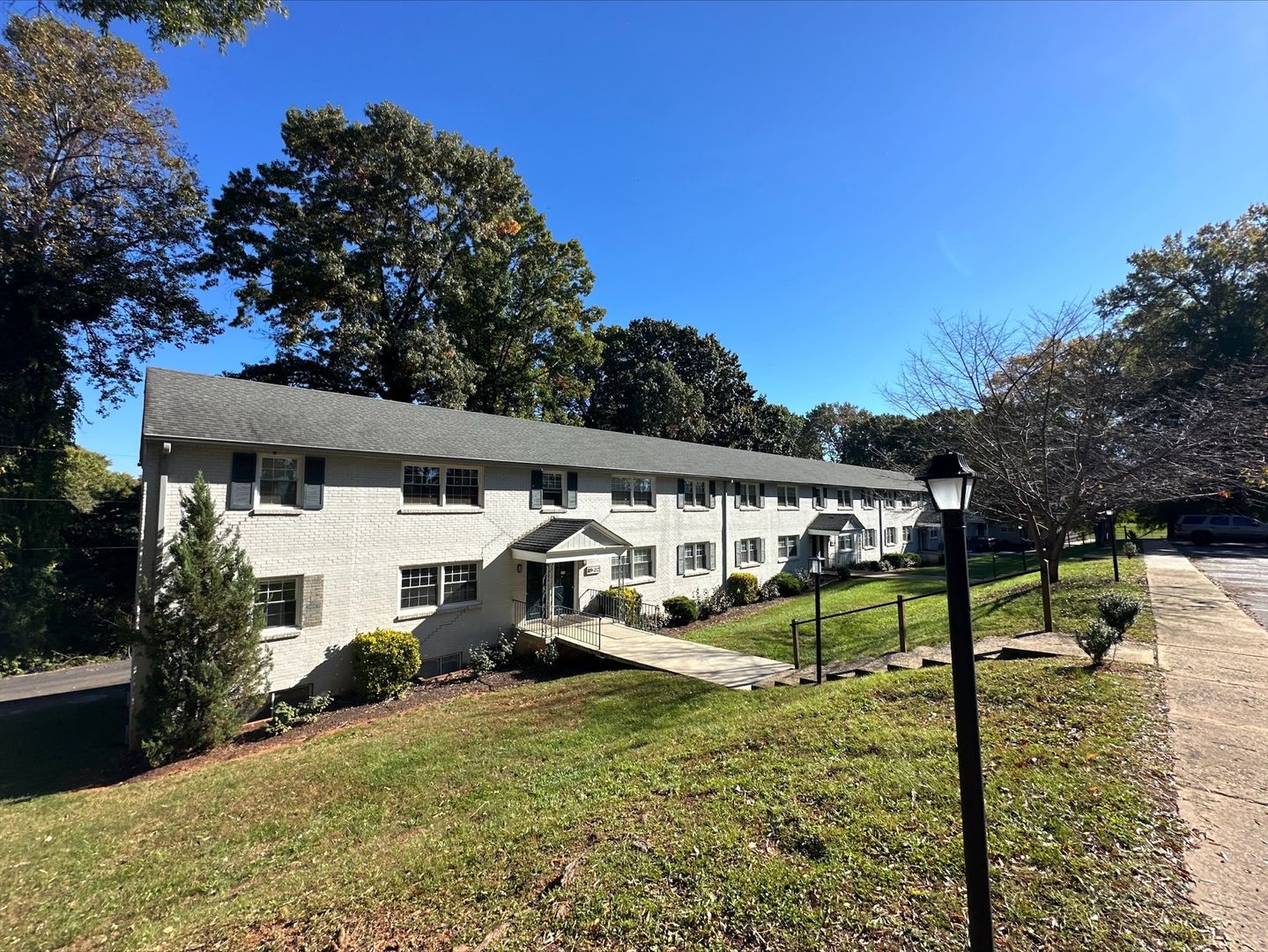 Lynchburg Apartment: 3300 Old Forest Road