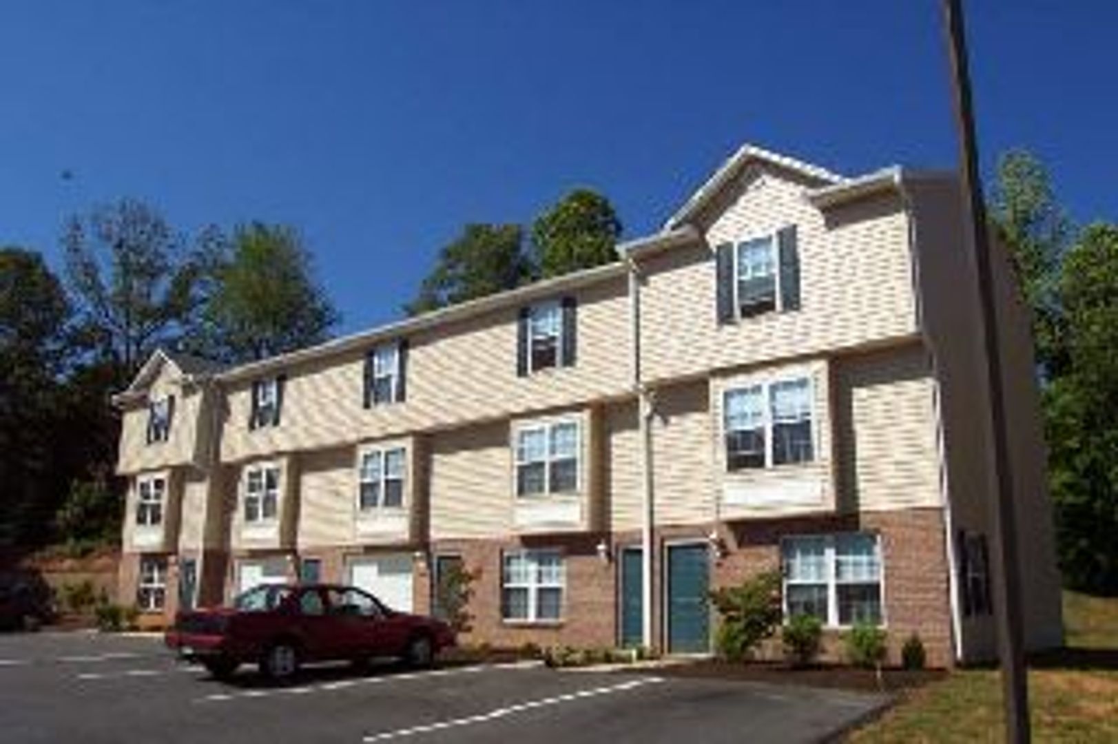 Lynchburg Apartment: 300 McConville Road