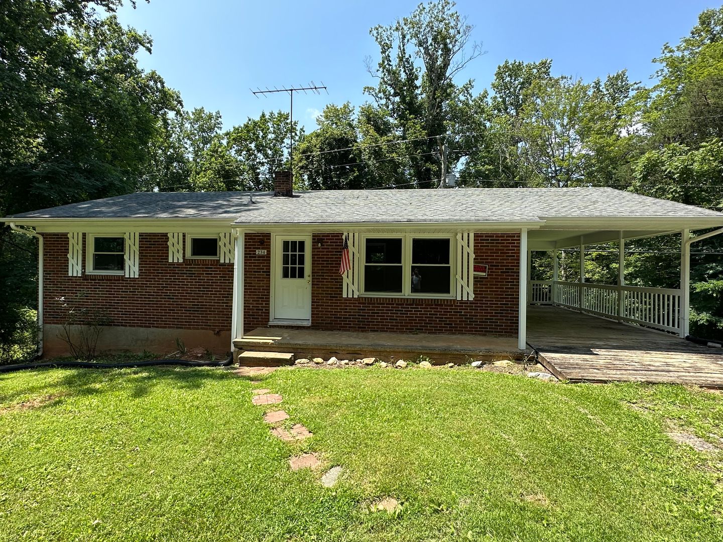 Madison Heights House: 234 Johns Creek Road