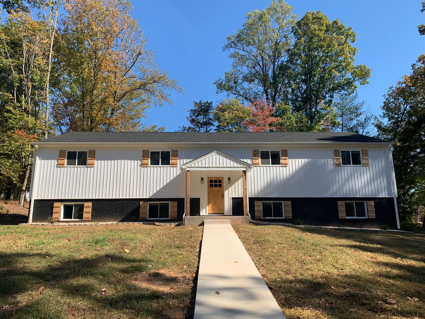 Lynchburg Apartment: 156 Edgeway Drive