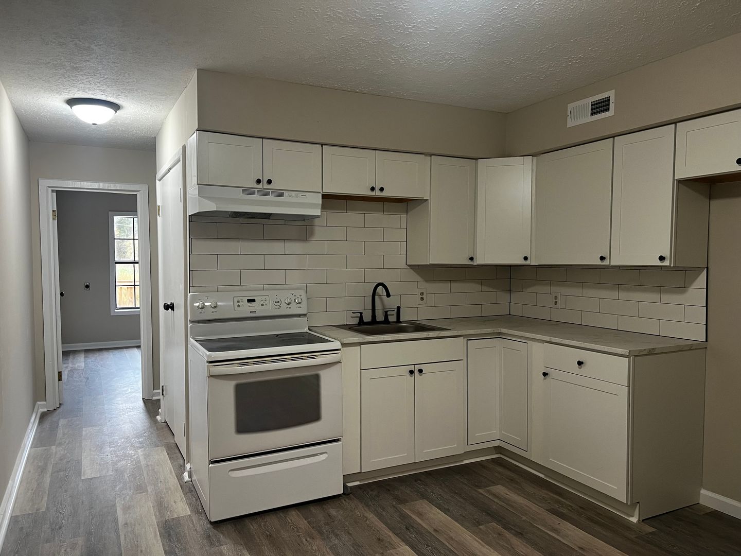 Forest Apartment: River Oak Drive