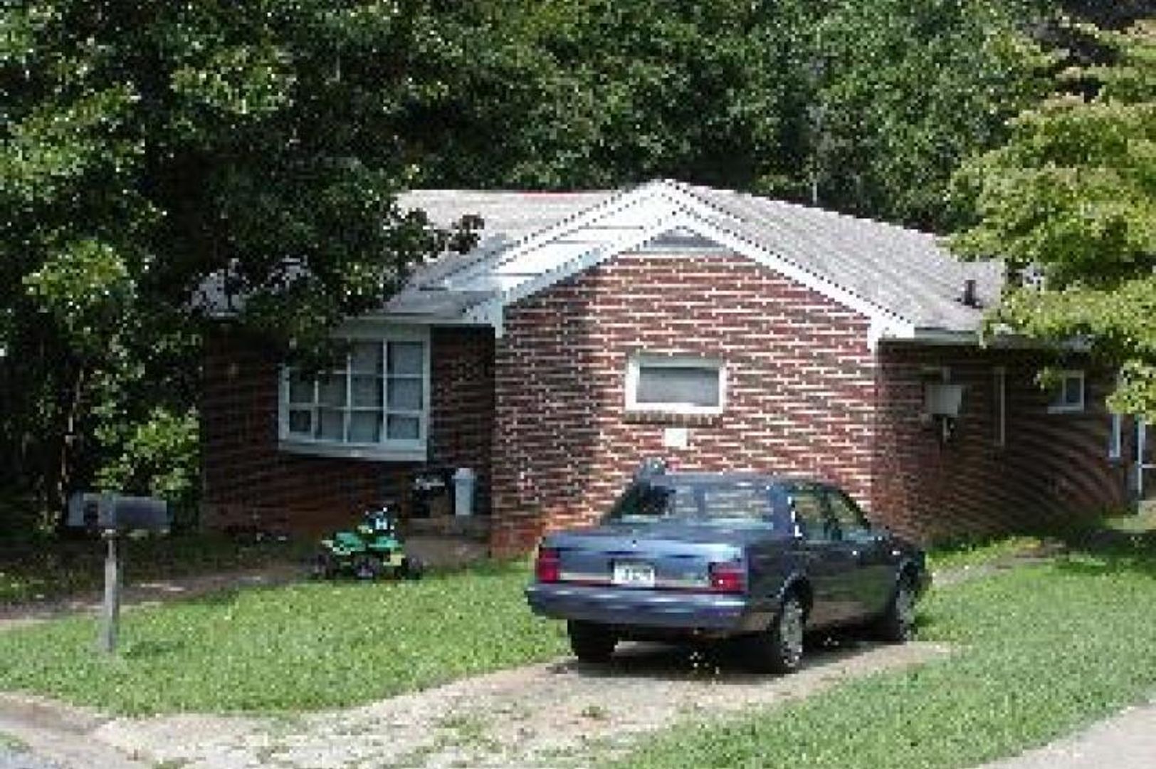 Lynchburg Apartment: 2819 & 2821 Kulman Place