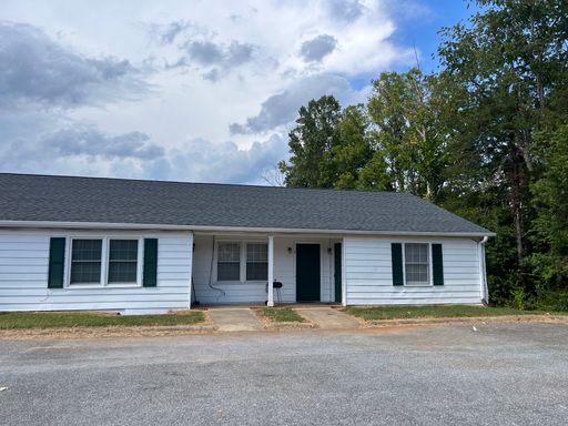 2 Bed 1 Bath Rental at 1420 Tunbridge Road, Unit 06, Lynchburg, VA – photo 1