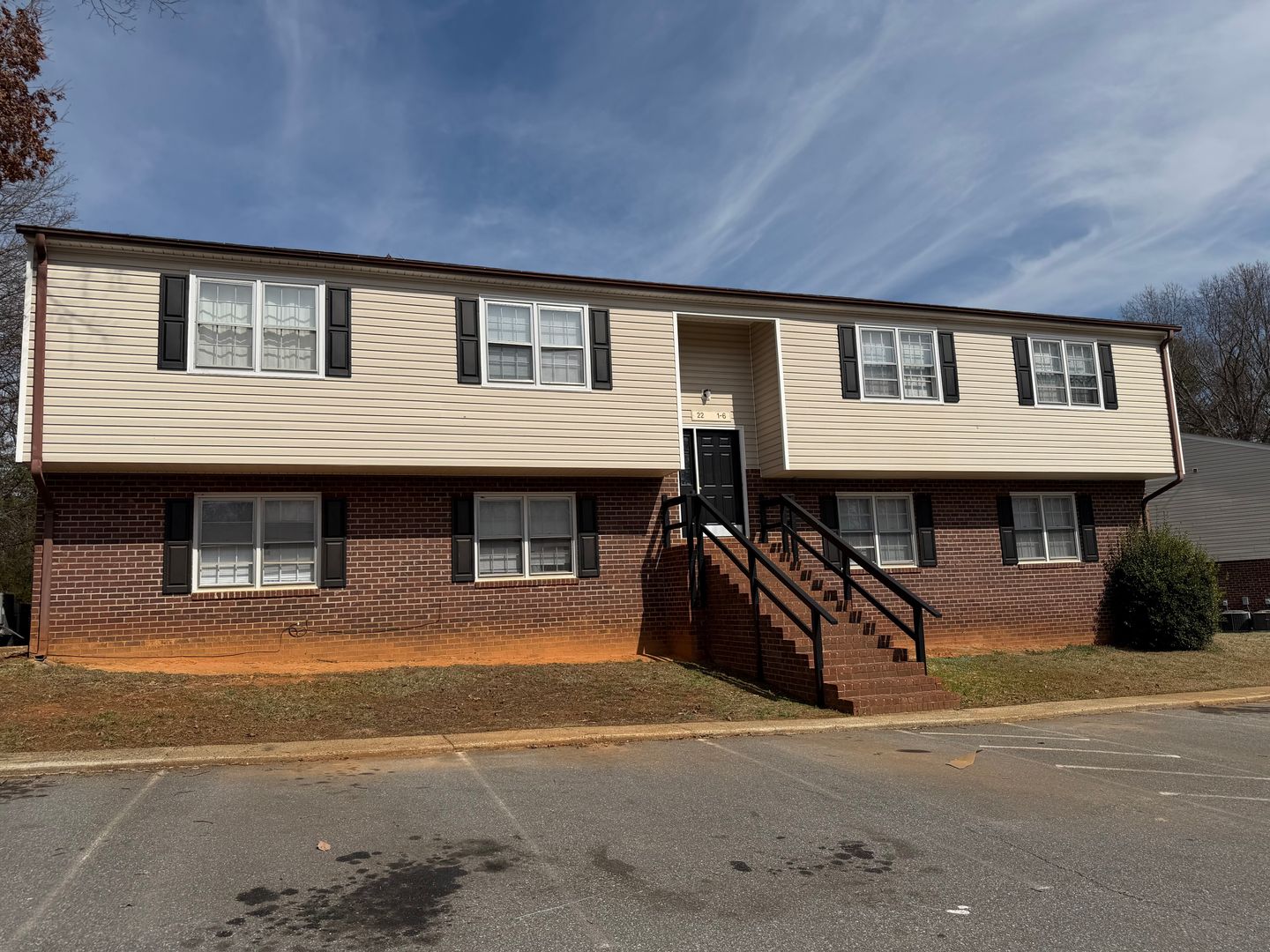 Forest Apartment: 21, 22, 31, 42 Hokie Place