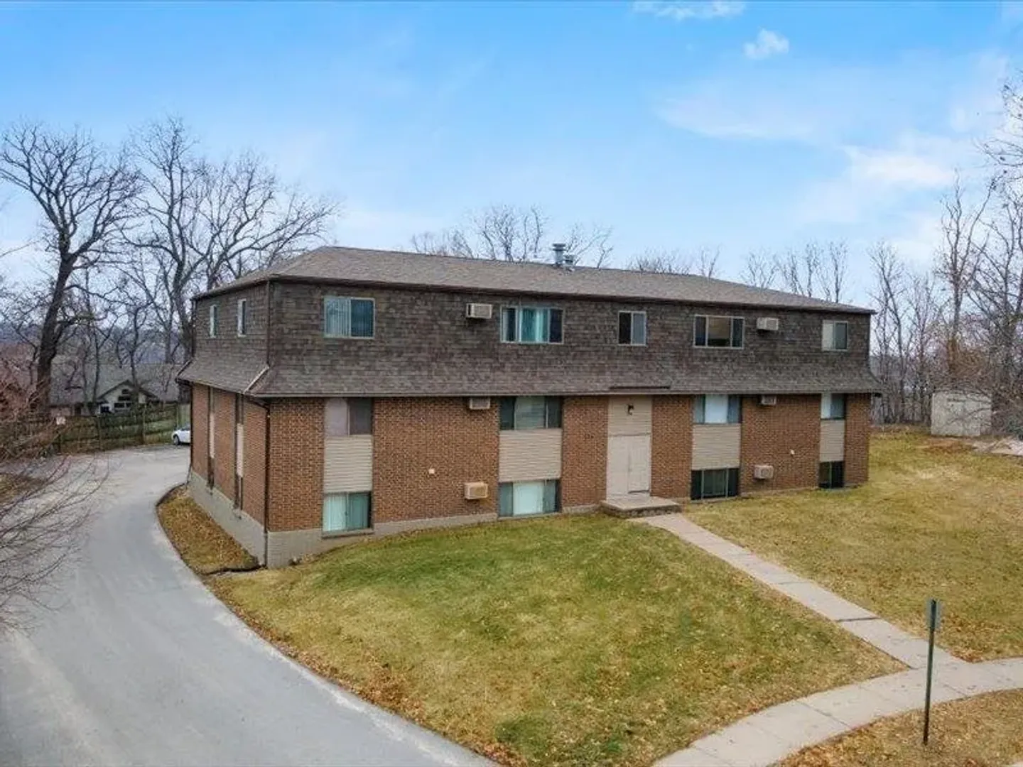 Coralville Apartment: 934 23rd Avenue Place