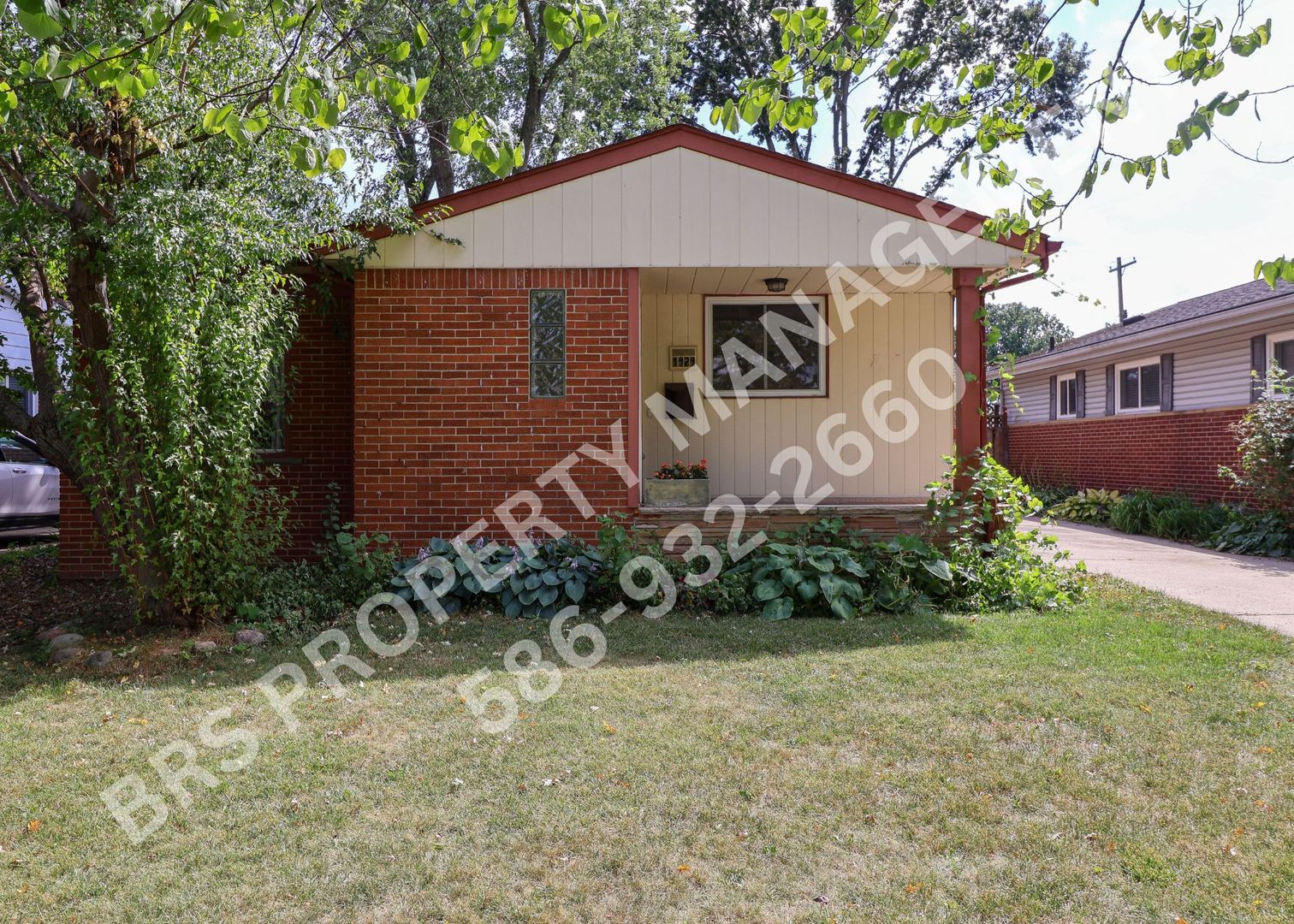 Royal Oak House: 1929 Cresthill Ave