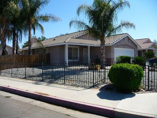 Beautiful Single Story On Large Corner Lot – photo 1