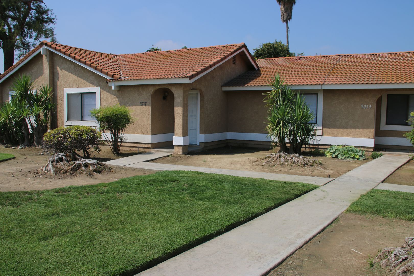 Visalia Apartment: 3713-3719 S Shady St