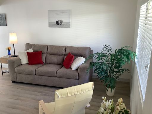Listing photo thumbnail