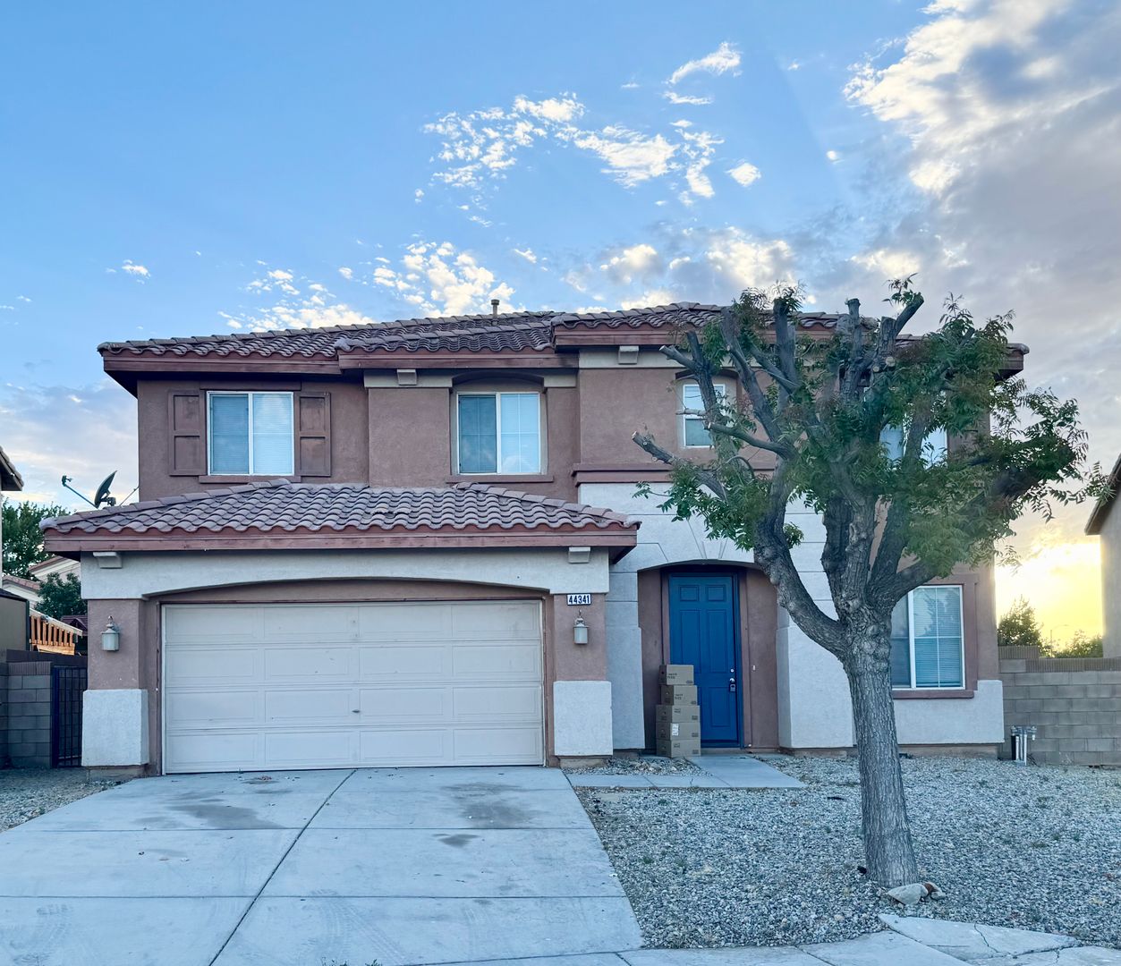 Lancaster House: 44341 Camellia St