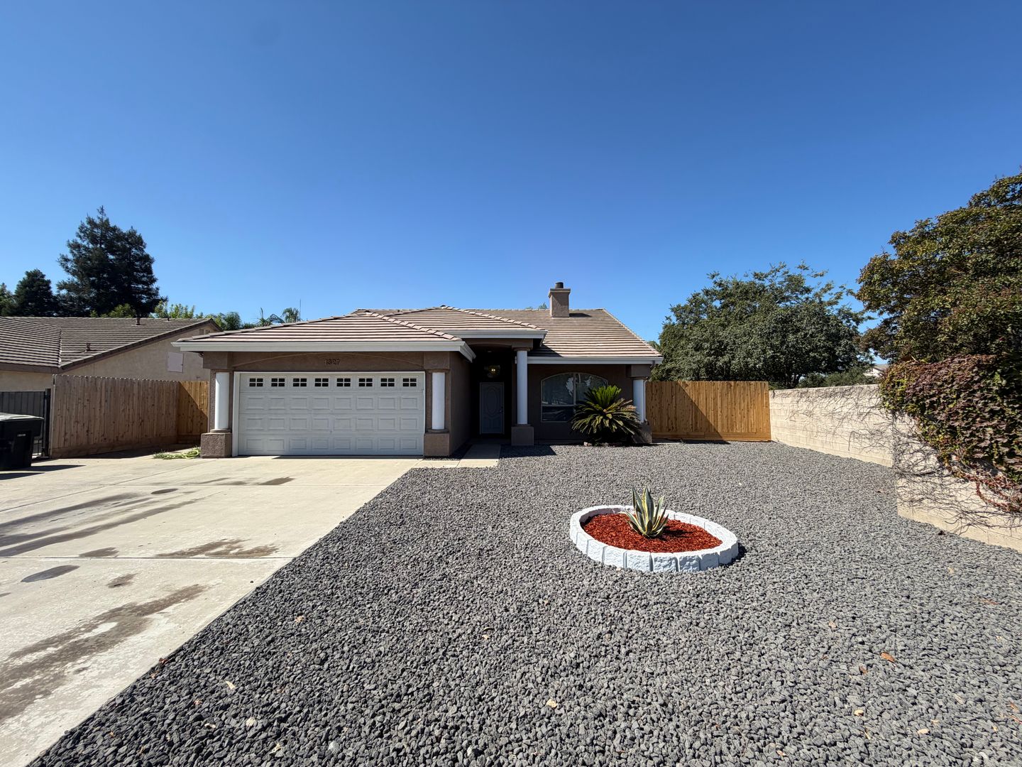 Visalia House: 1327 E. Sunnyside Ave