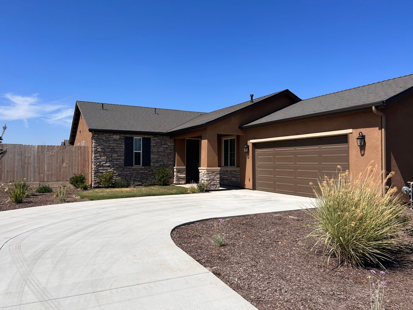 Visalia House: 3922 W Nellis Ave