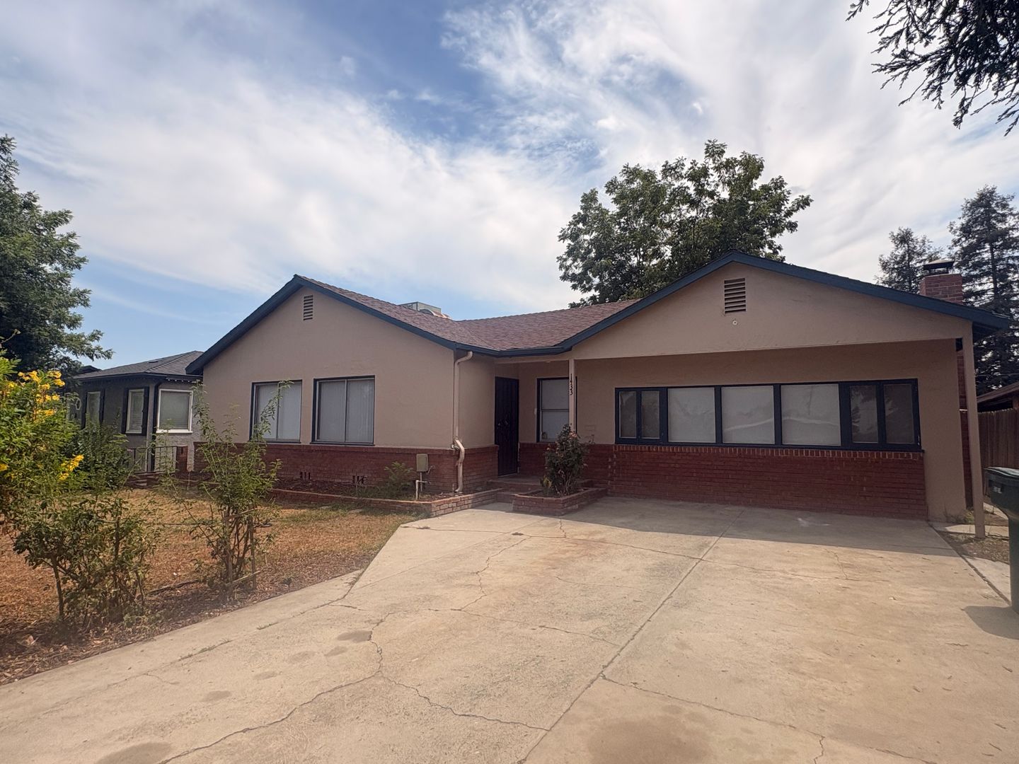 Tulare House: 1433 Sequoia Ave