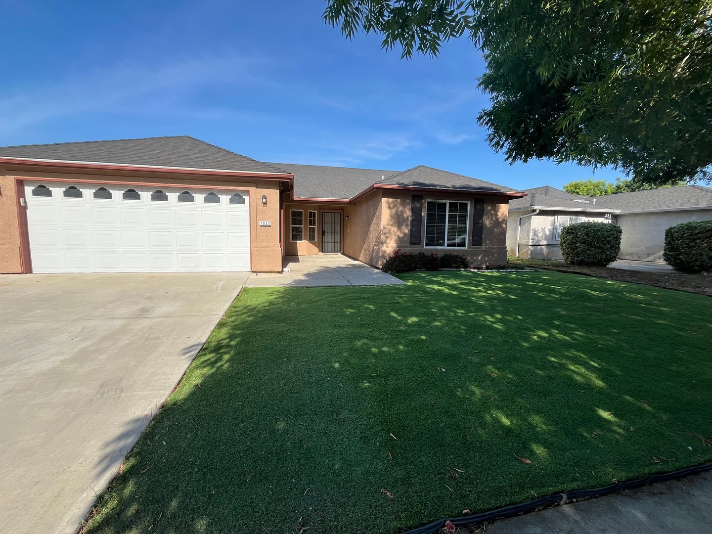 Visalia House: 1030 S Vista St
