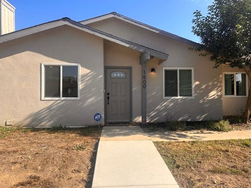 Cute updated condo for rent in Visalia! – photo 1