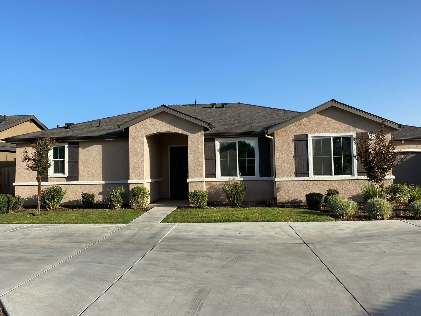 Visalia House: 224 W Kimball Ave