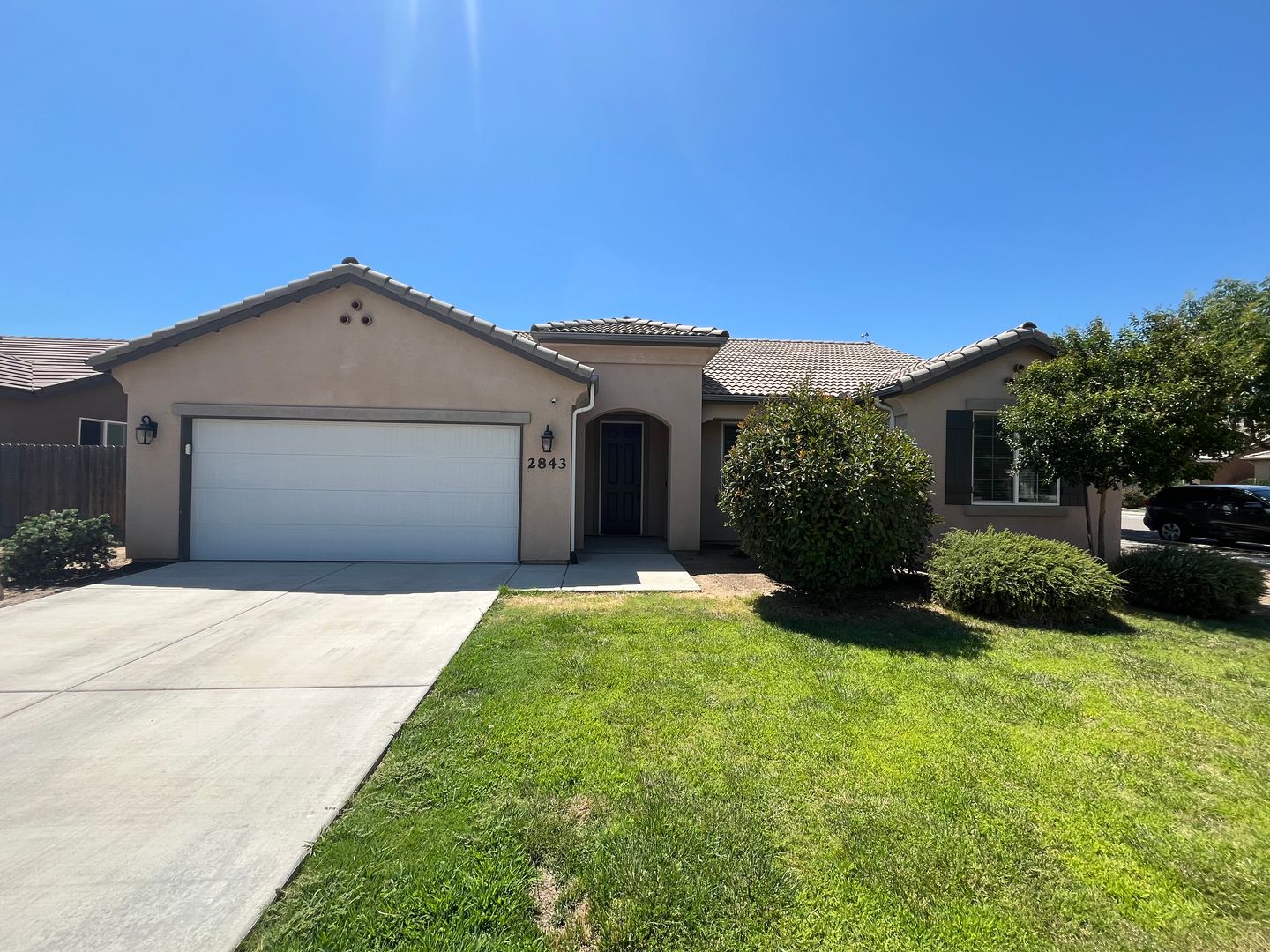 Visalia House: 2843 S Michael St