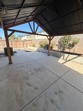 Listing photo thumbnail