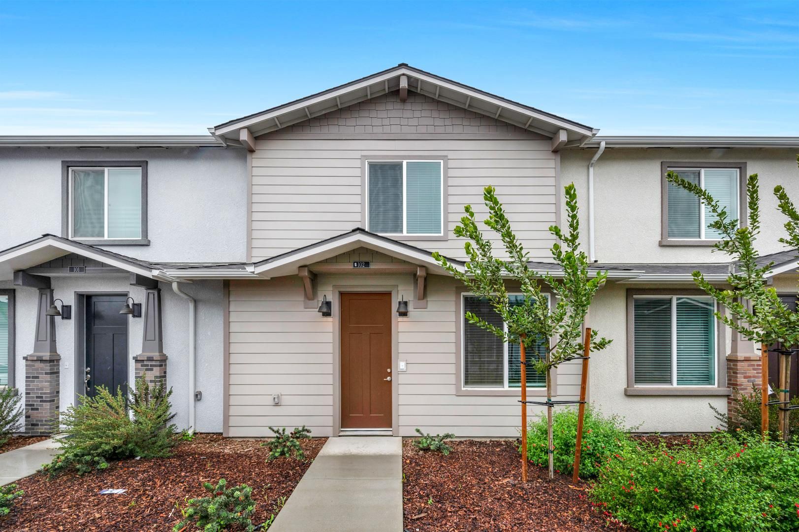 Visalia Townhome: 418 S. Summit