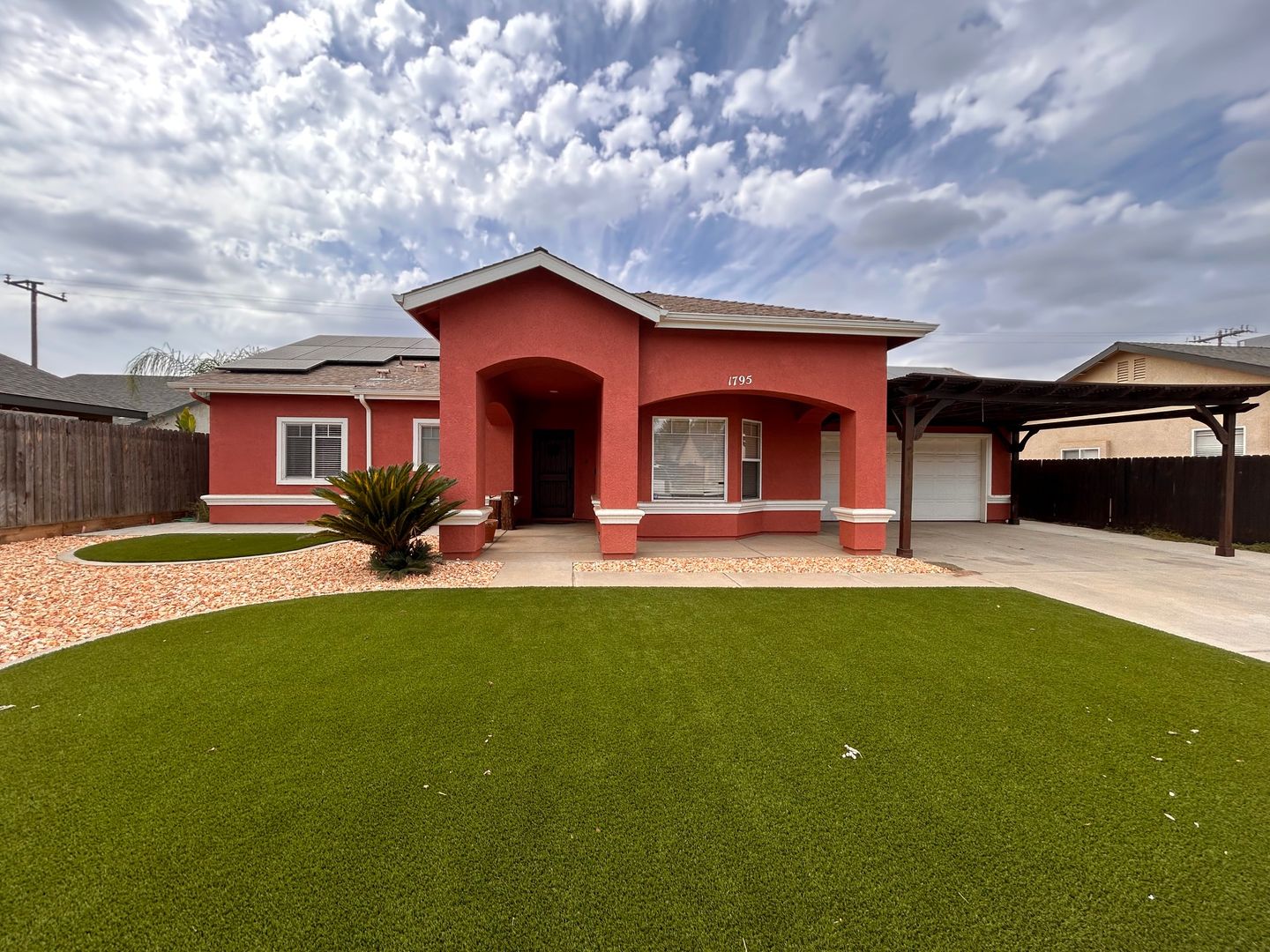 Farmersville House: 1795 N Virgina Ct