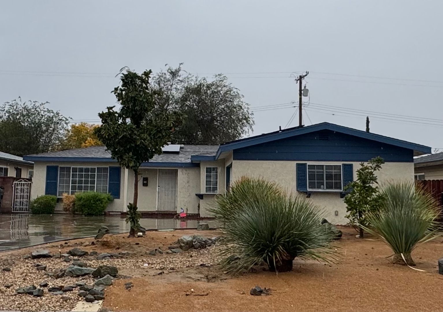 Lancaster House: 45029 16th St W