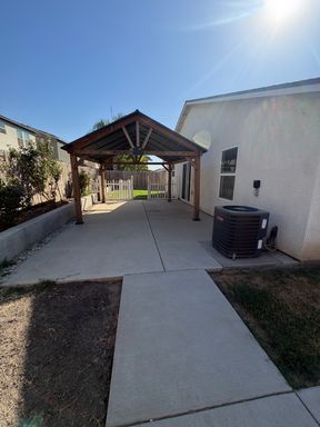 Listing photo thumbnail