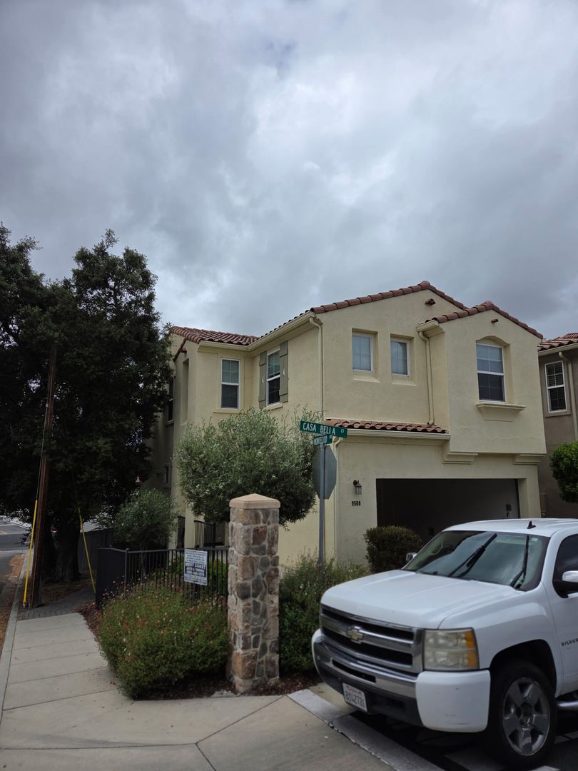 Atascadero House: 9580 Casa Bella Ct