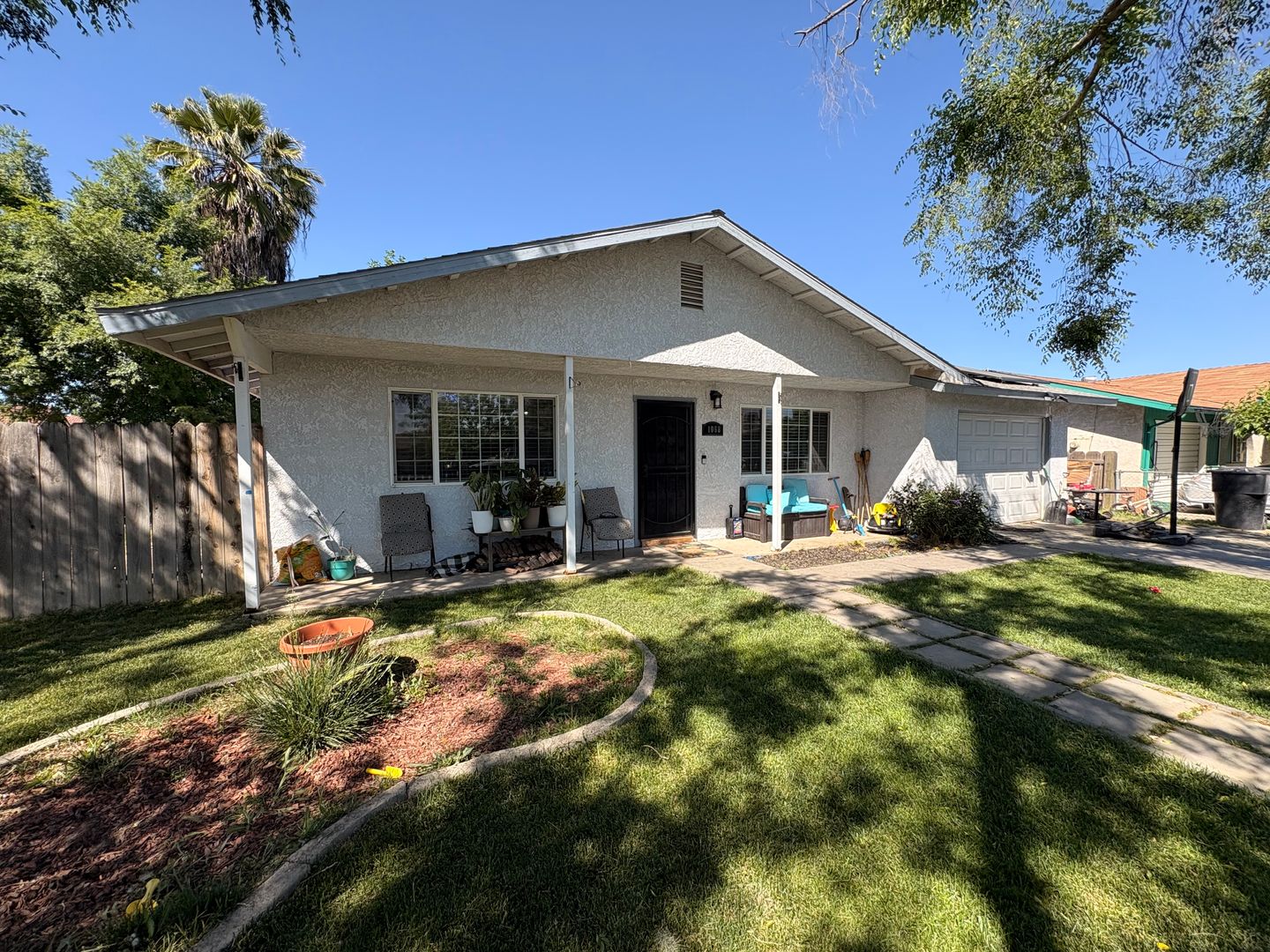 Hanford House: 1068 Milpas St