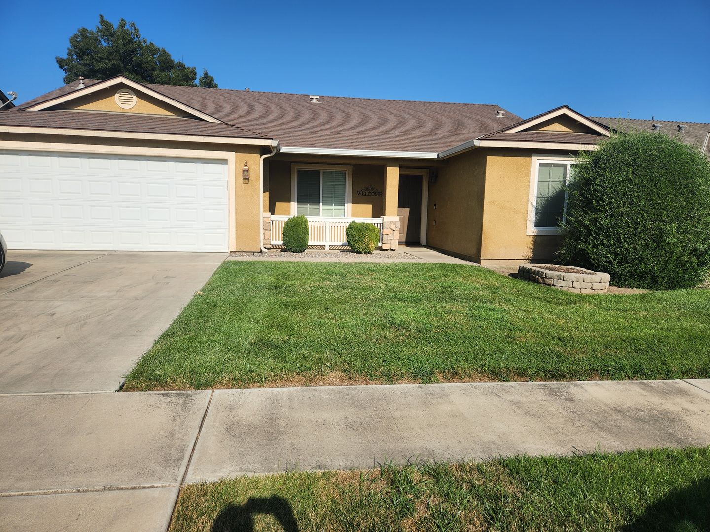 Tulare House: 2884 Sauvignon St