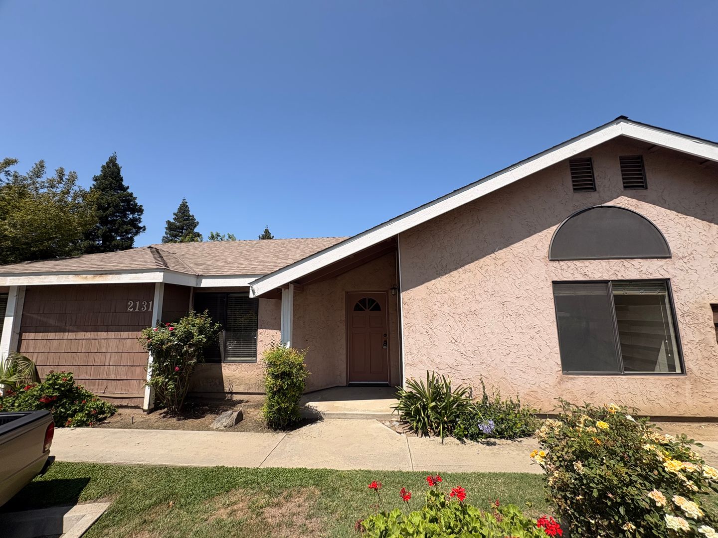 Visalia House: 2131 N Tracy St