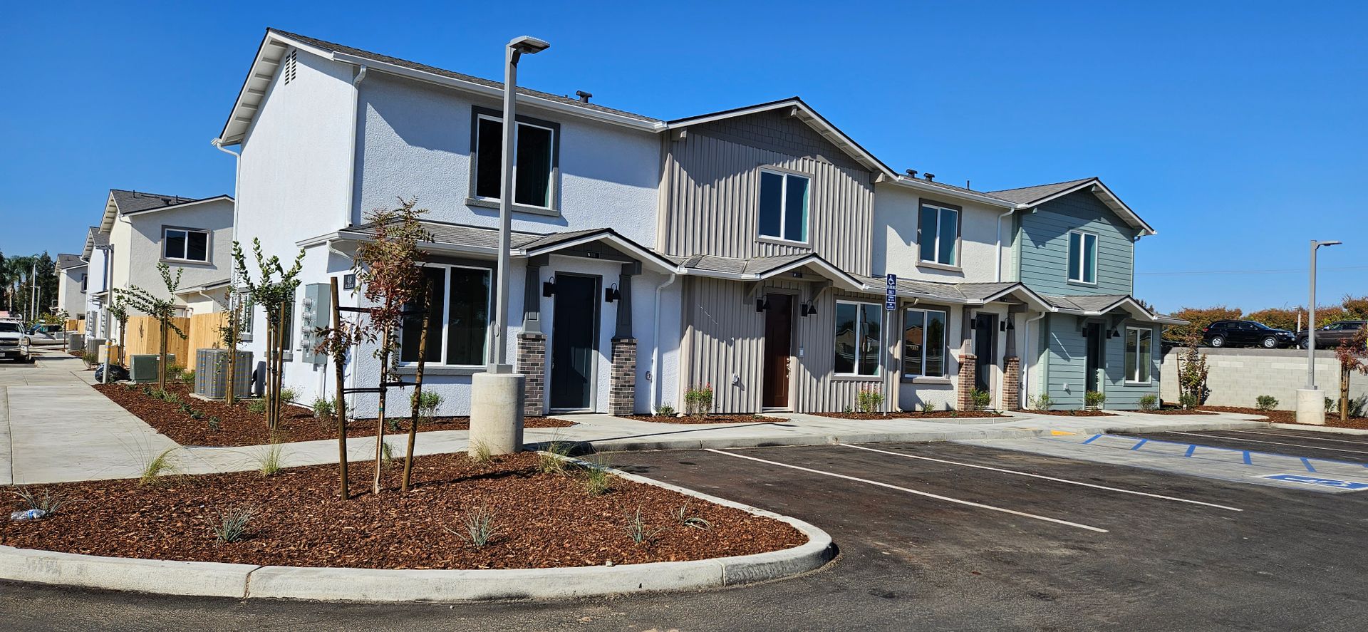 Visalia Townhome: 410 S. Summit