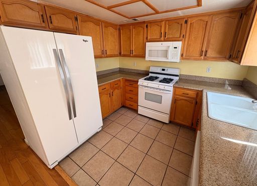 Listing photo thumbnail