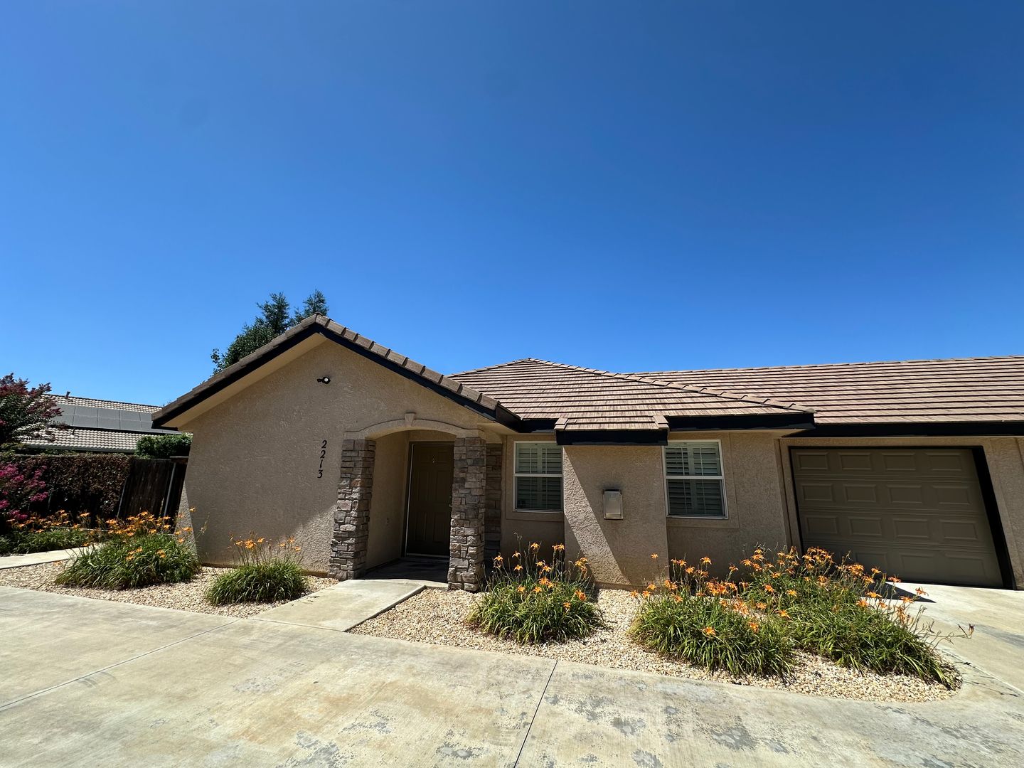 Visalia Apartment: 2207-2213 N Vickie Ct