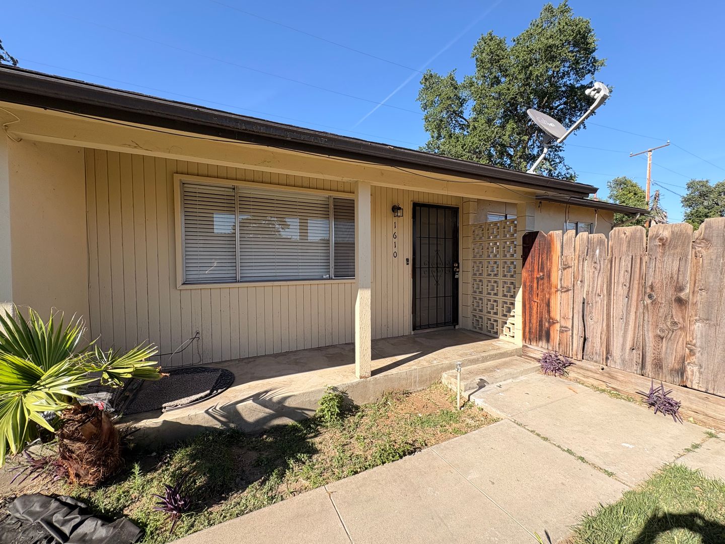 Visalia Apartment: 1608 S Central St /