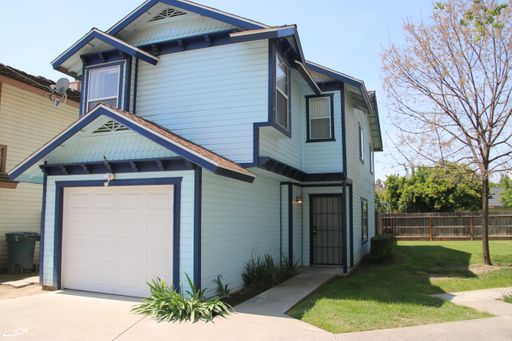 Cozy 3 bed, 2.5 bath home for rent near Mooney Blvd – photo 1