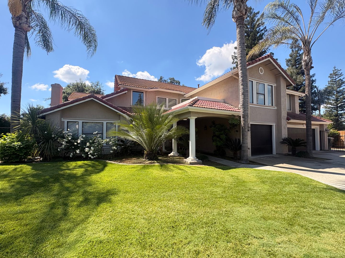 Visalia House: 5339 W Sweet Ct