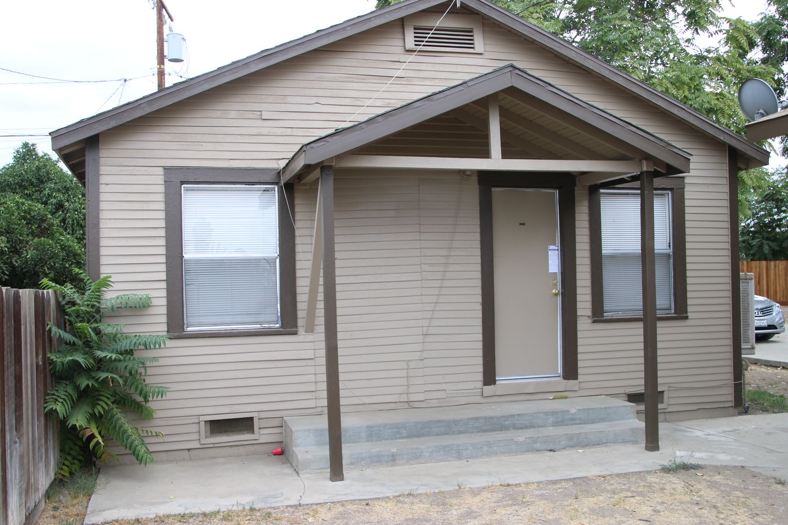 Exeter Apartment: 317 & 325 S Quince