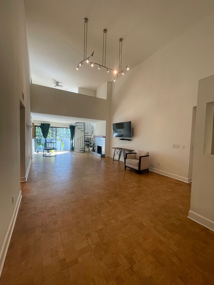 1940 Highland Ave 5 of 12