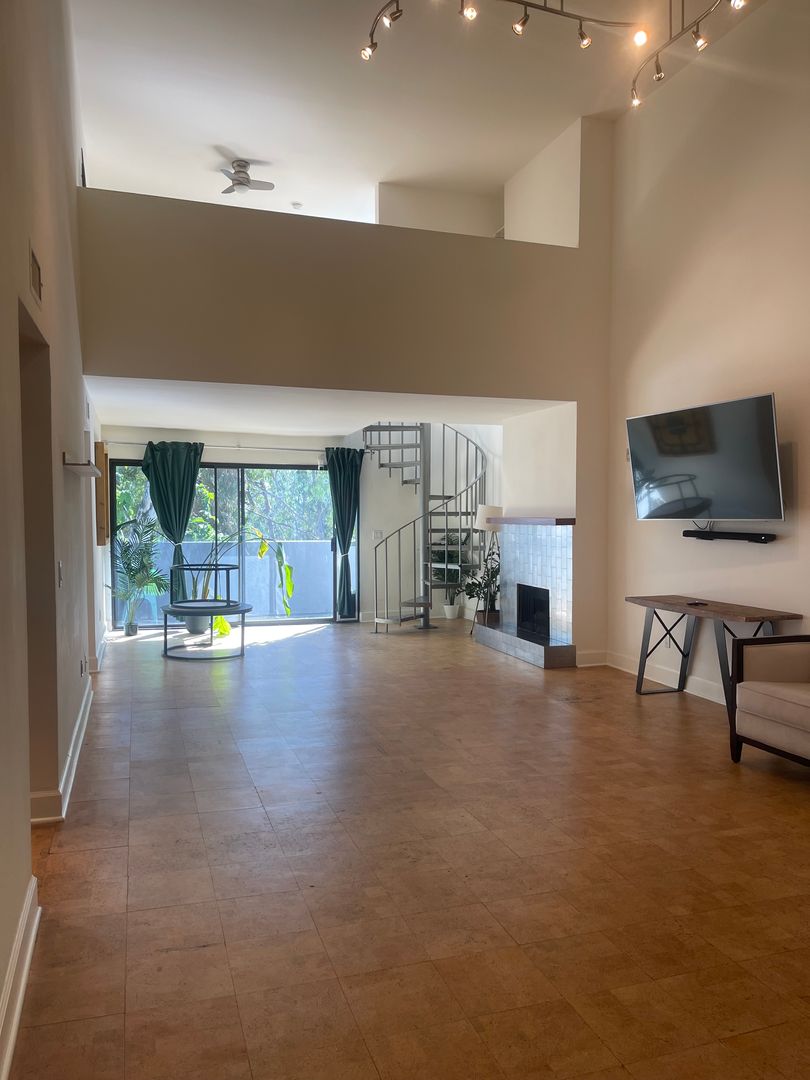 1940 Highland Ave 2 of 12