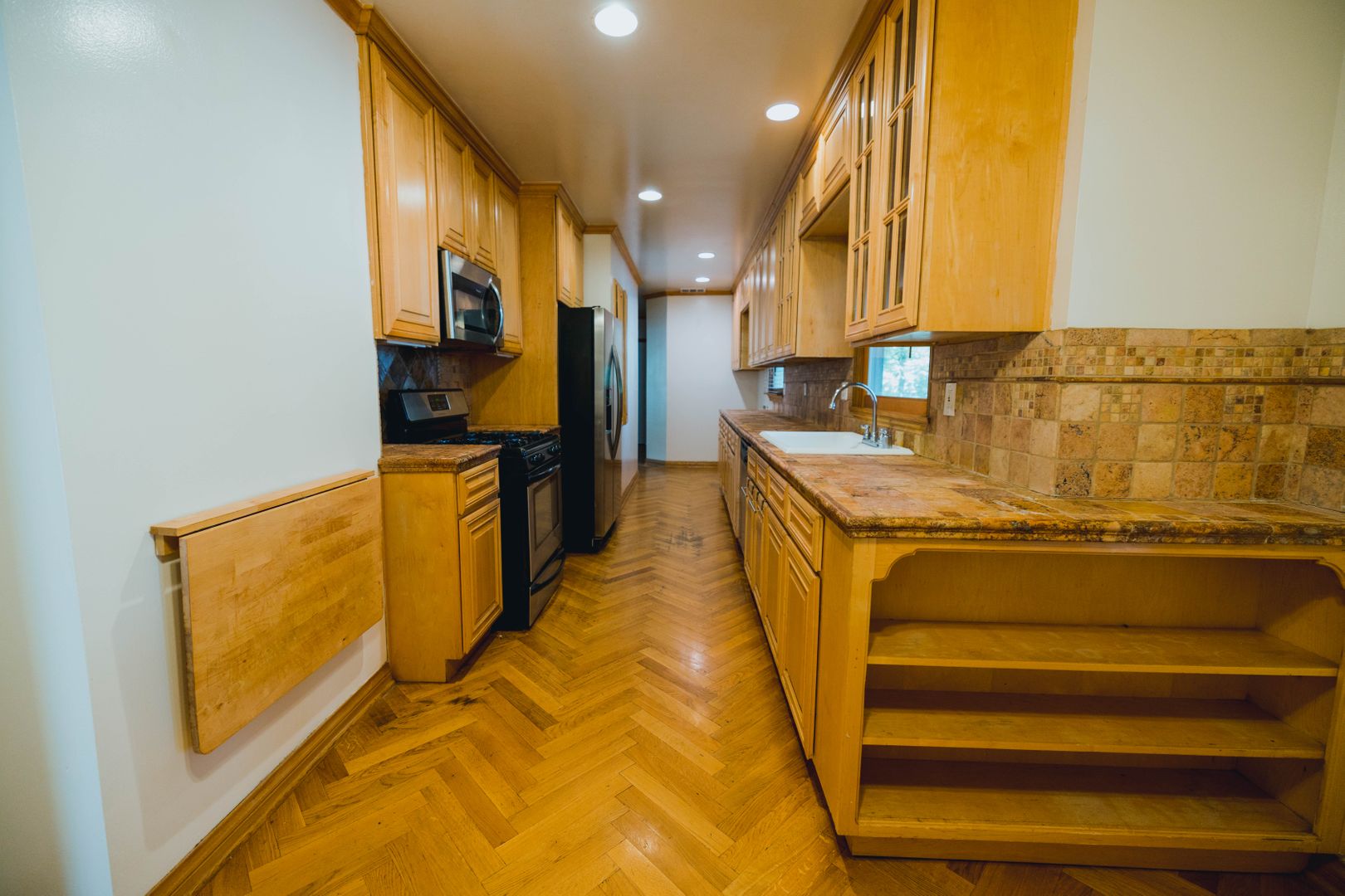 RARE English Country Home Available in the heart of Pasadena!!! Price Reduced!