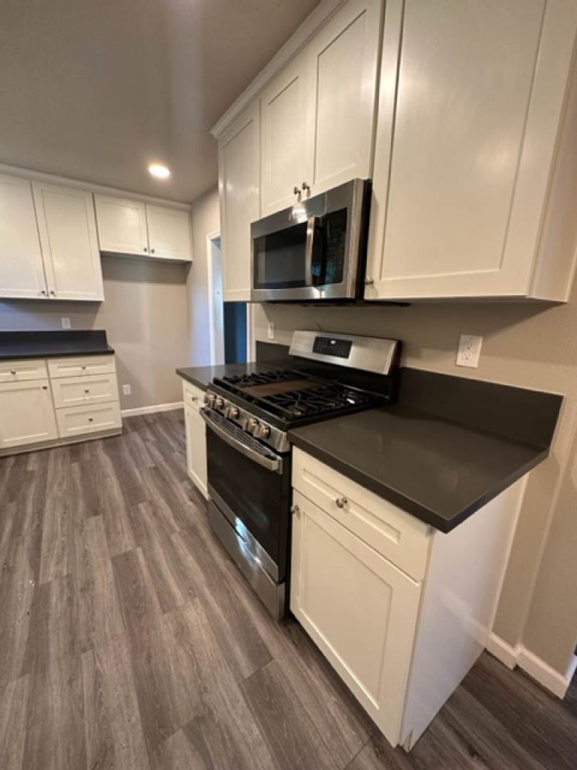 SACRAMENTO House: 1640 68TH AVE