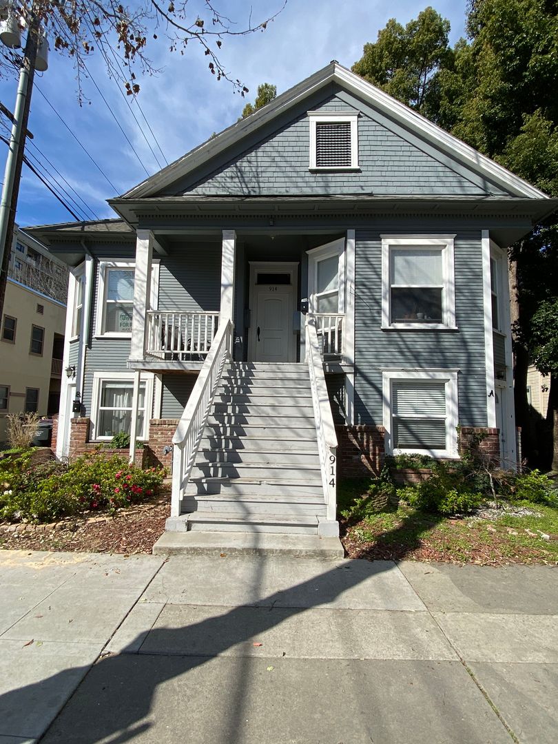 SACRAMENTO Apartment: 914 26TH STREET