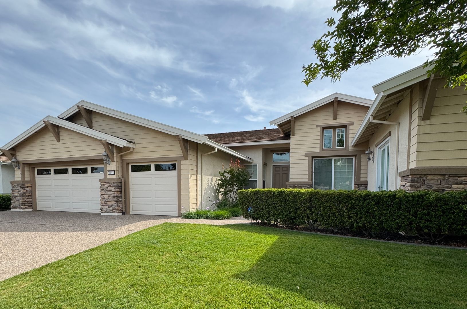 LINCOLN House: 1053 OVERLAND LANE