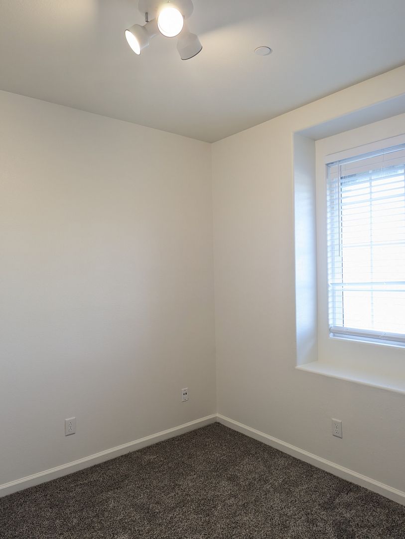 Woodland House: 2712 Farmers Central