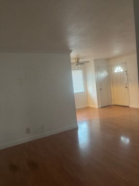 cute 2 bedroom unit – photo 1